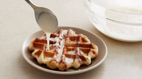 Cooking Clubs Cinnamon Roll Waffles
